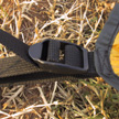 Middels de straps kan de tent zonder al te veel moeite mooi strak opgezet worden.