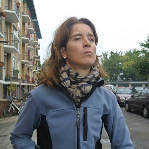 Met de neus in  de wind