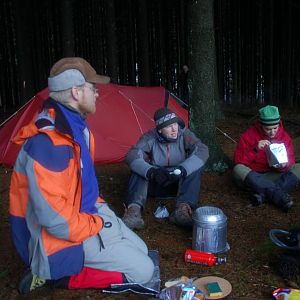 Groep 3 aan de kook op de eerste wildkampeerstek