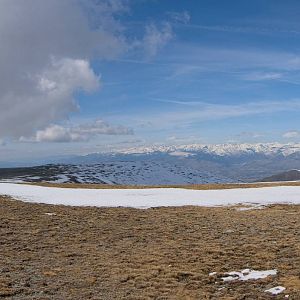 Panorama besneeuwde bergtoppen